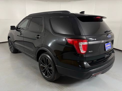 Used 2017 Ford Explorer XLT w/ Equipment Group 202A image 12