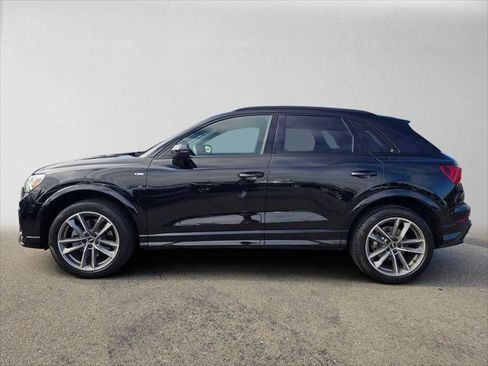 Used 2022 Audi Q3 2.0T Premium Plus w/ Premium Plus Package AWD/4WD image 6