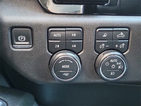 Certified 2024 Chevrolet Silverado 3500 High Country w/ High Country Premium Package image 18