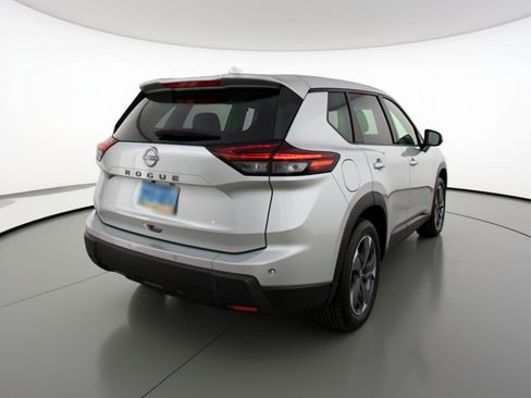 Used 2025 Nissan Rogue SV image 9