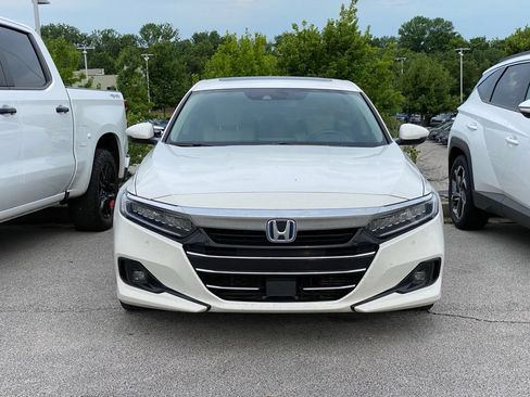Used 2022 Honda Accord Touring image 2