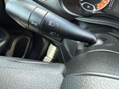 Used 2017 Jeep Renegade Sport w/ Power & Air Group FWD image 21