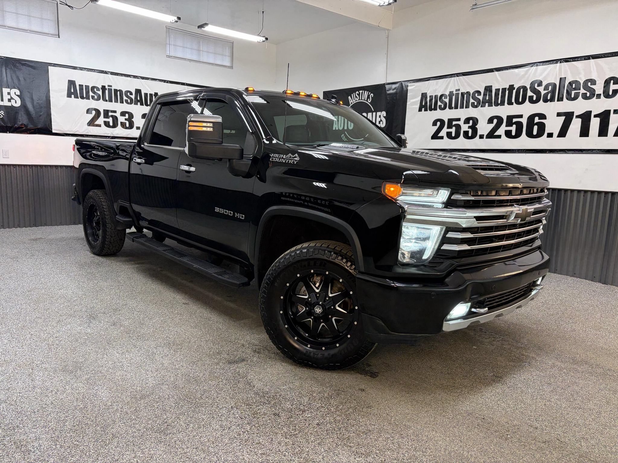 Used 2020 Chevrolet Silverado 3500 High Country w/ Z71 Off-Road Package AWD/4WD image 1