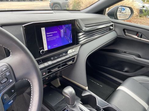 Used 2025 Toyota Camry SE image 37