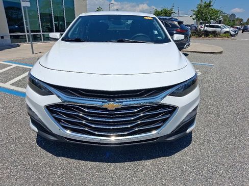 Used 2024 Chevrolet Malibu LT FWD image 2