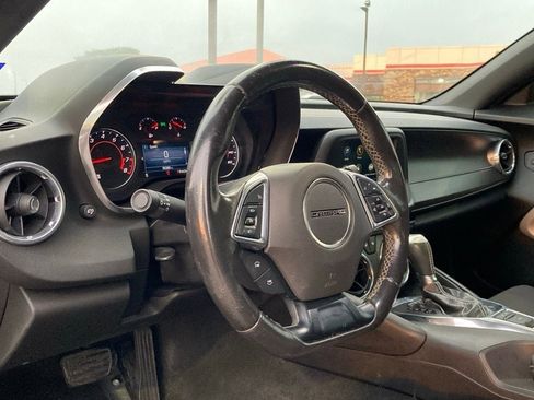 Used 2019 Chevrolet Camaro LT image 9