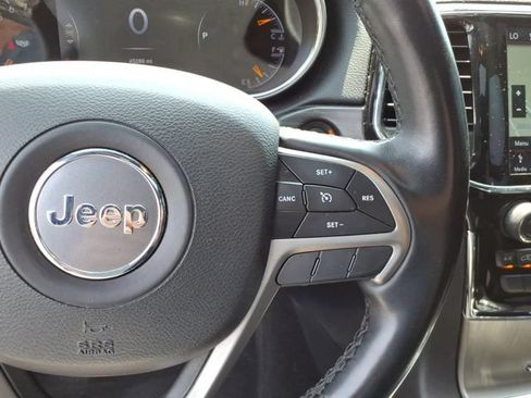Used 2022 Jeep Grand Cherokee Laredo X AWD/4WD image 10