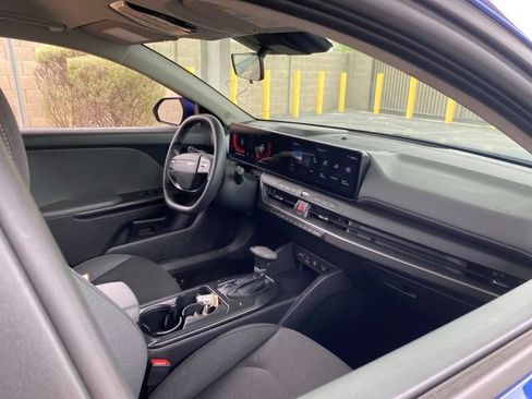 Used 2025 Kia K4 FWD image 5