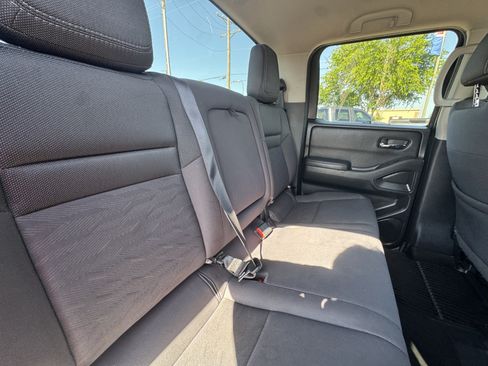 Used 2022 Nissan Frontier SV w/ Technology Package RWD image 30