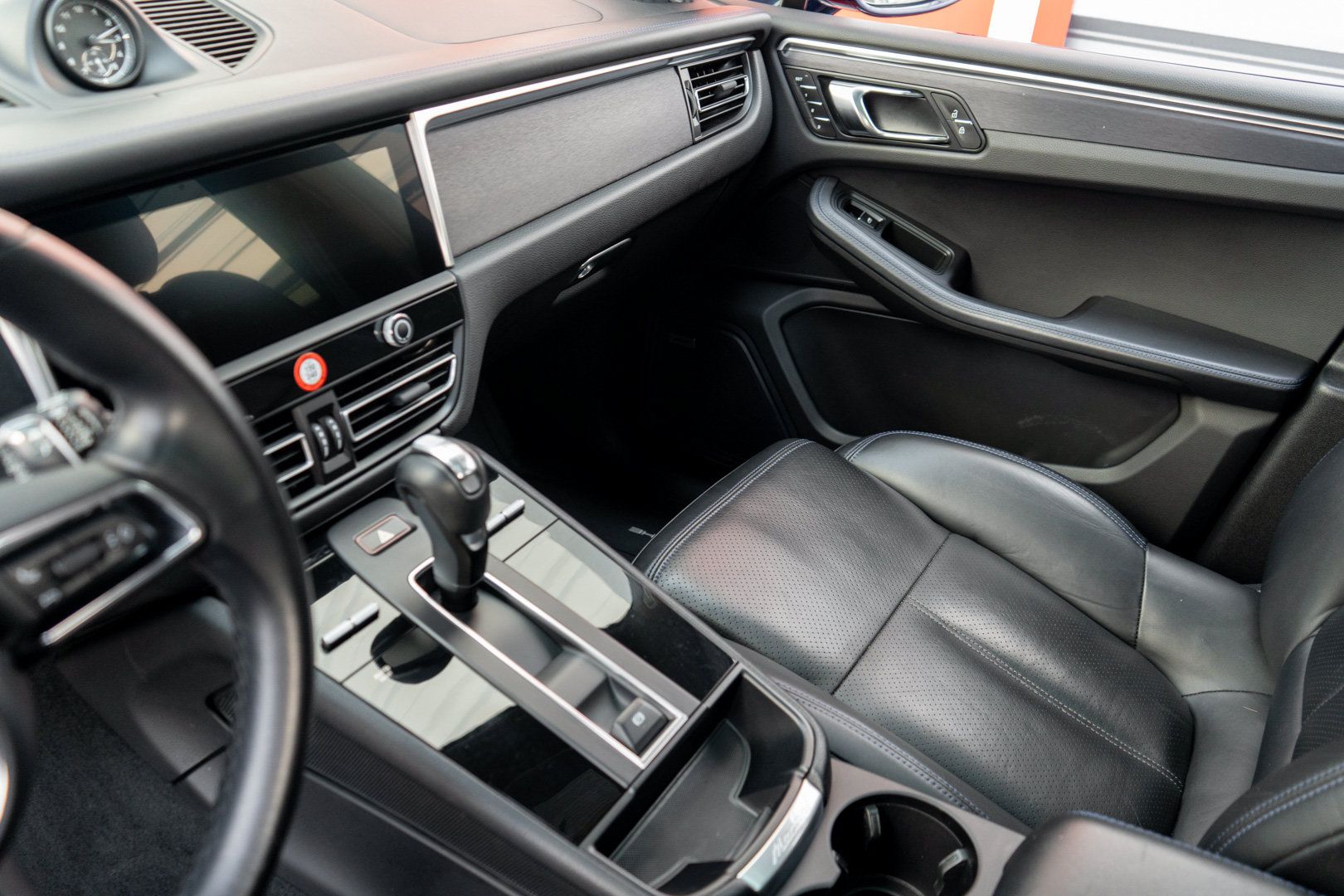 Used 2022 Porsche Macan GTS AWD/4WD image 18