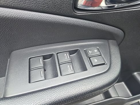Used 2017 Honda Pilot Touring image 32
