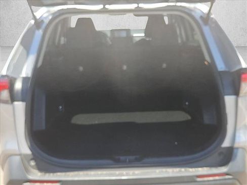 Used 2021 Toyota RAV4 LE w/ Carpet Mat Package (TMS) AWD/4WD image 6
