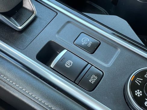 Certified 2023 Nissan Pathfinder SL w/ Black Appearance Package image 25