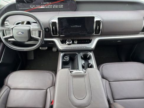 New 2025 Ford Expedition Max Platinum w/ Platinum Ultimate Package AWD/4WD image 15