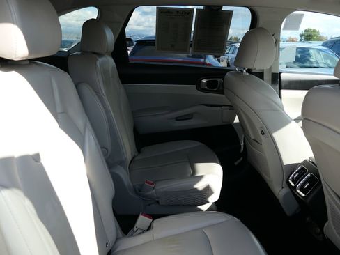 Used 2023 Kia Sorento EX image 23