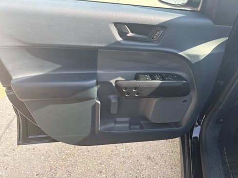 Used 2024 Ford Maverick Lariat w/ Black Appearance Package image 18