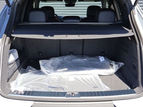 New 2026 Porsche Cayenne image 23