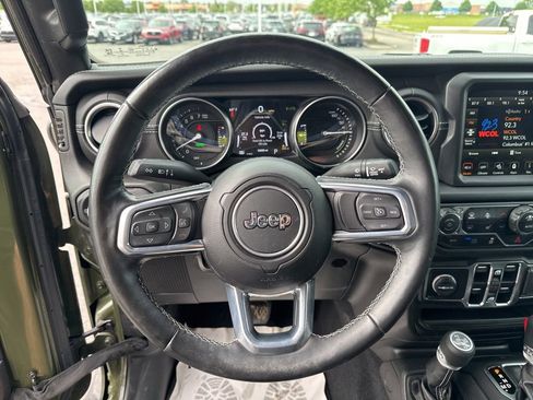 Used 2022 Jeep Wrangler Unlimited Sahara w/ Cold Weather Group AWD/4WD image 14