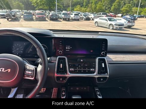 Certified 2023 Kia Sorento SX Prestige AWD/4WD image 10