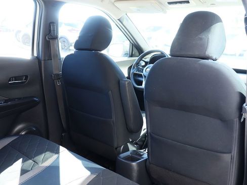 Used 2018 Nissan Kicks SV image 28