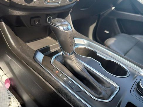 Used 2019 Chevrolet Traverse LT w/ LT Premium Package AWD/4WD image 27