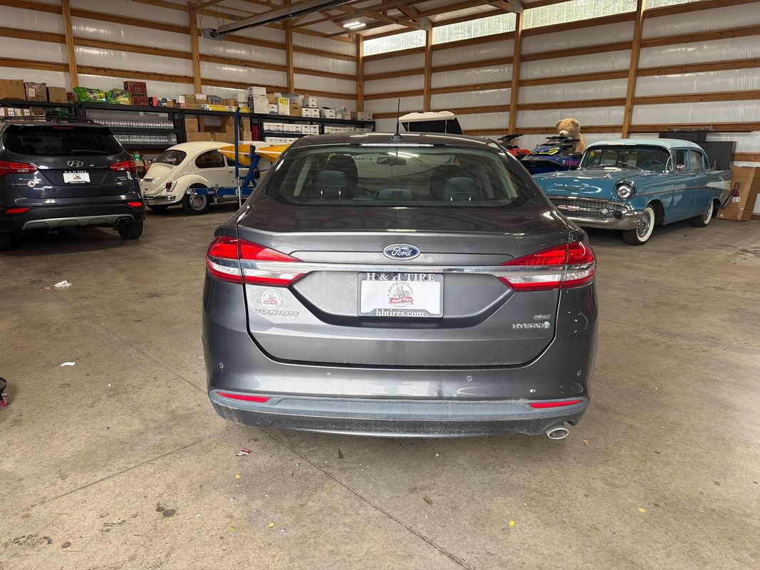 Used 2018 Ford Fusion SE FWD image 9