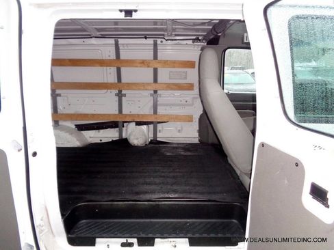 Used 2014 Ford E-250 and Econoline 250 w/ Power Group image 15