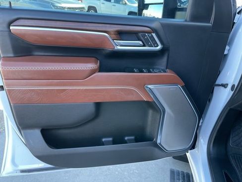 Used 2025 GMC Sierra 3500 Denali Ultimate image 15