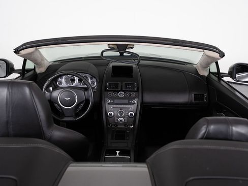 Used 2012 Aston Martin V8 Vantage Roadster RWD image 32