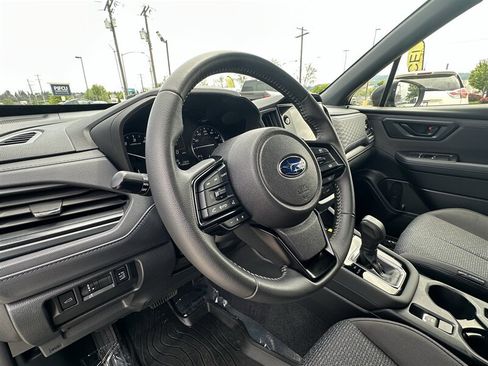 Used 2025 Subaru Forester Premium AWD/4WD image 39