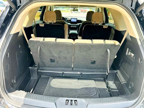 Used 2020 Ford Explorer XLT image 20