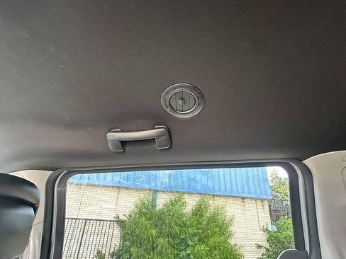 Used 2017 Dodge Grand Caravan SXT FWD image 22