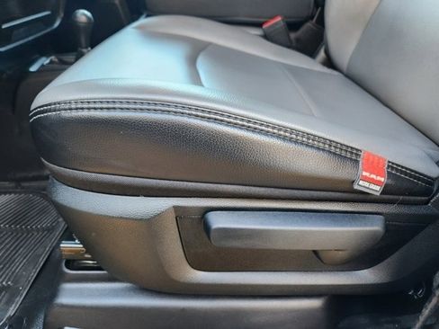 Used 2024 RAM 2500 Tradesman w/ Chrome Appearance Group image 23