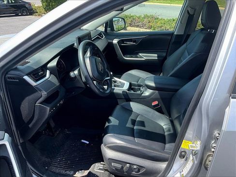 Used 2020 Toyota RAV4 XLE Premium AWD/4WD image 7