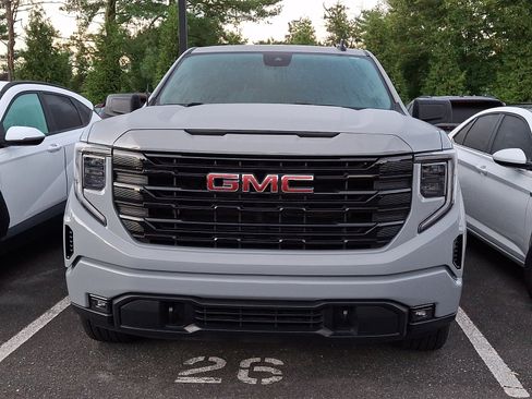 Used 2024 GMC Sierra 1500 Elevation AWD/4WD image 3
