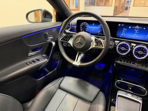 Certified 2025 Mercedes-Benz CLA 250 image 8