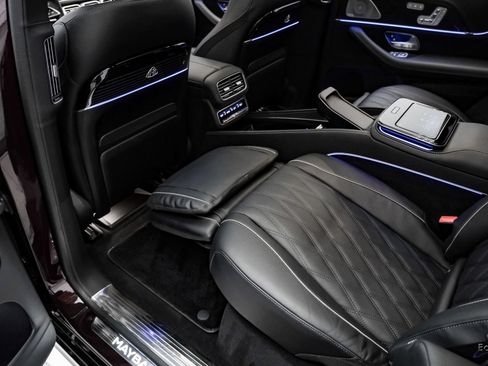 Used 2024 Mercedes-Benz Maybach GLS 600 4MATIC image 70