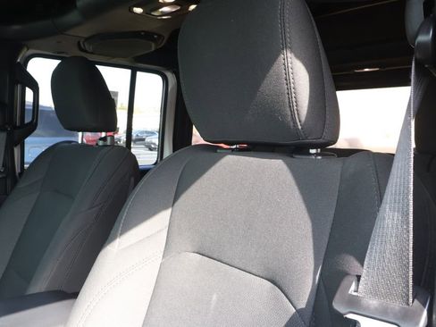 Used 2020 Jeep Wrangler Unlimited Sport S image 12