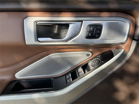 Used 2022 Ford Explorer King Ranch image 21