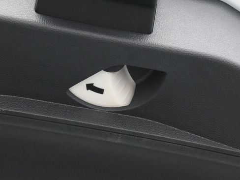 Used 2023 Volkswagen Jetta S image 36