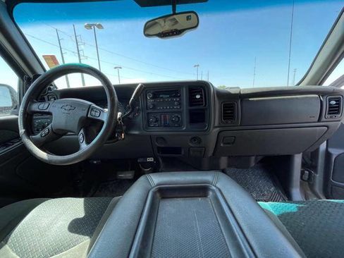 Used 2004 Chevrolet Avalanche Z71 w/ Preferred Equipment Group AWD/4WD image 31