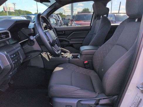Used 2026 Toyota Tacoma SR5 AWD/4WD image 9