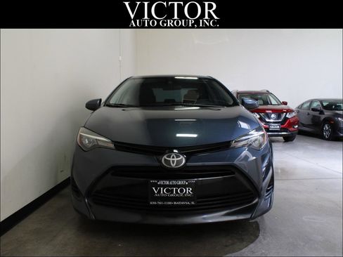 Used 2019 Toyota Corolla LE image 2