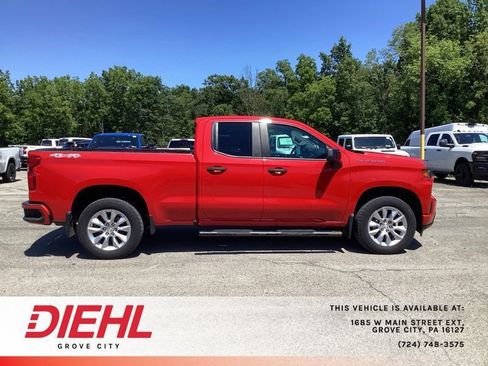 Used 2019 Chevrolet Silverado 1500 Custom w/ Custom Value Package AWD/4WD image 8