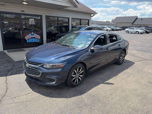 Used 2017 Chevrolet Malibu LT w/ Leather Package FWD image 7