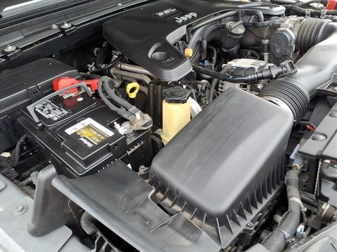 Used 2018 Jeep Wrangler Unlimited Sahara image 29