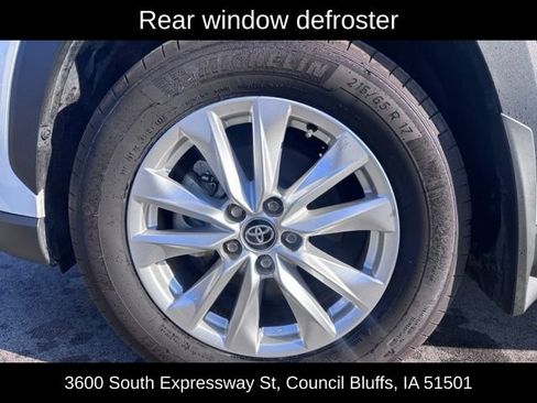 Used 2024 Toyota Corolla Cross LE FWD image 12