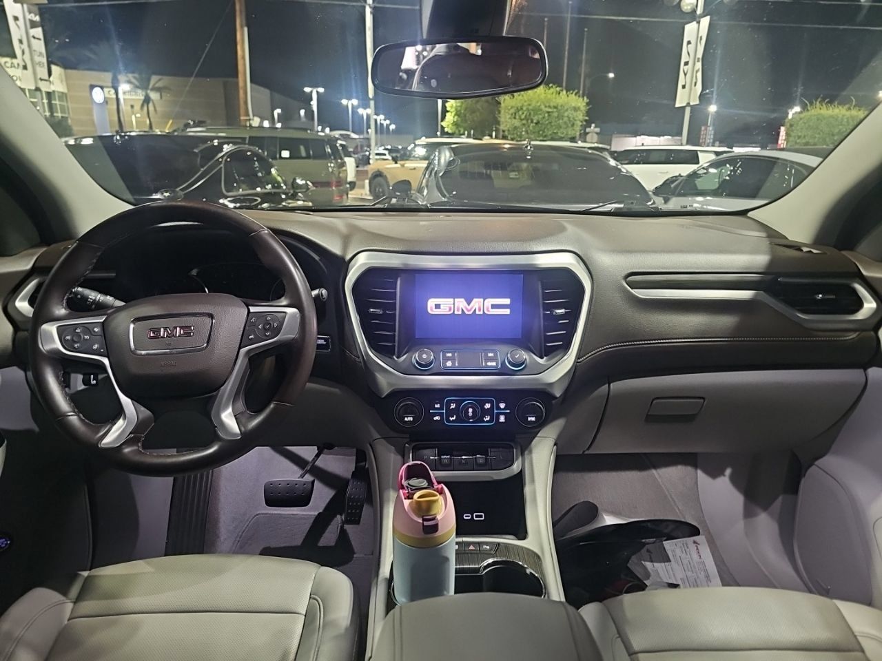 Used 2023 GMC Acadia SLT w/ Preferred Package FWD image 16