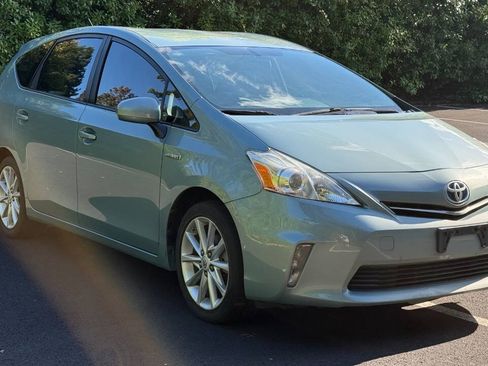 Used 2014 Toyota Prius V Three FWD image 3