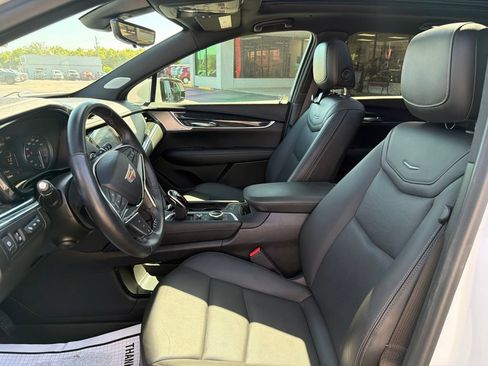 Used 2022 Cadillac XT5 Premium Luxury w/ Technology Package FWD image 24